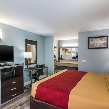 Econo Lodge Hesperia - Victorville I-15 Экстерьер фото