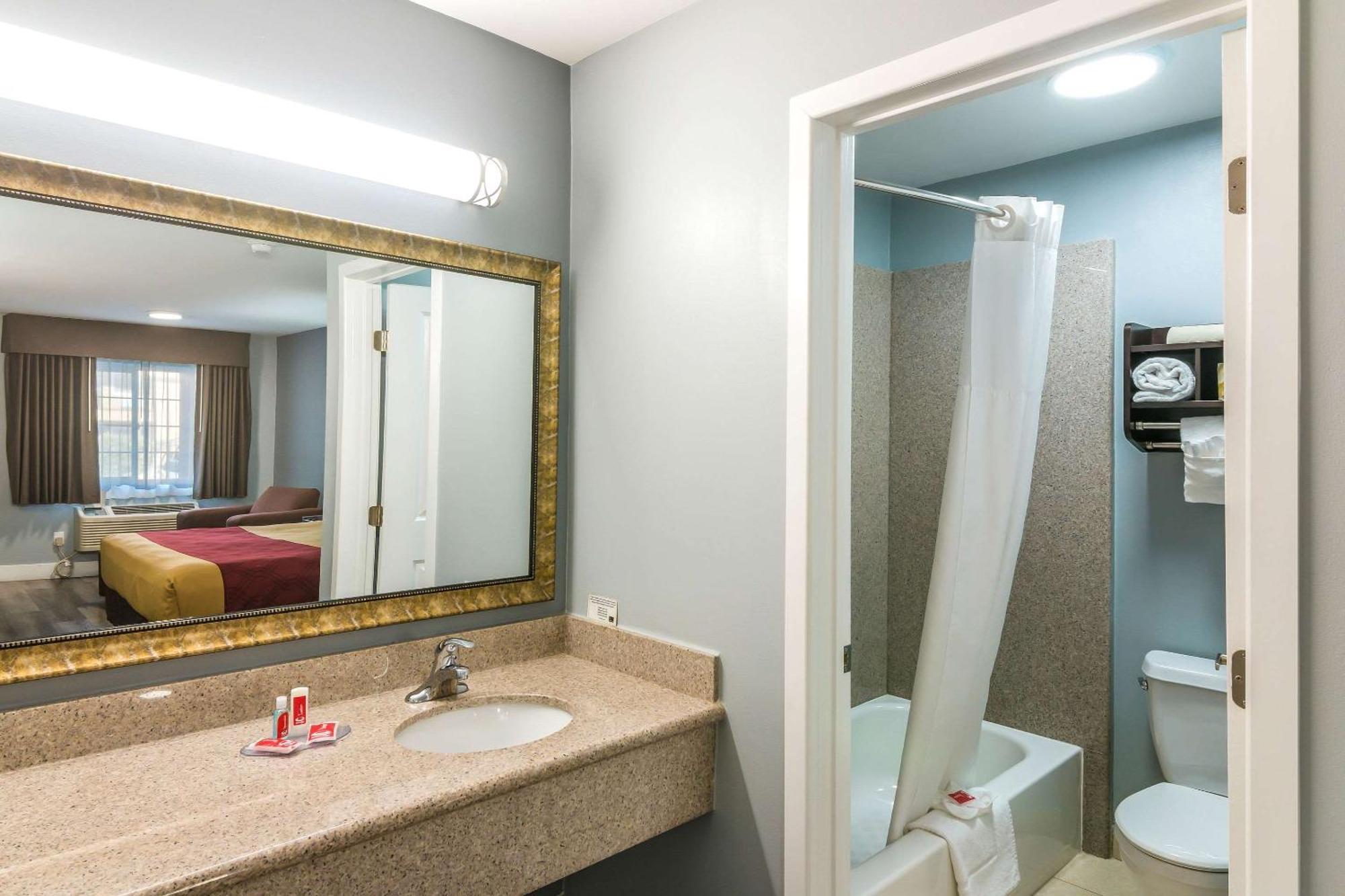 Econo Lodge Hesperia - Victorville I-15 Экстерьер фото