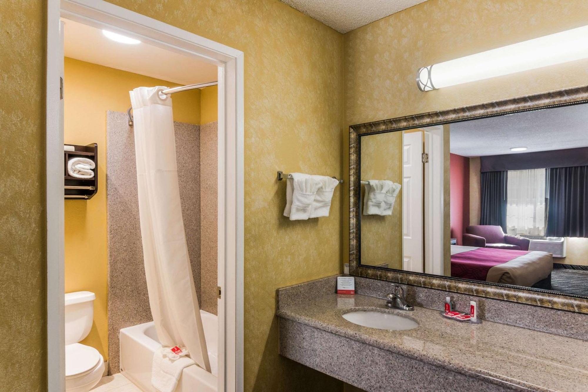 Econo Lodge Hesperia - Victorville I-15 Экстерьер фото