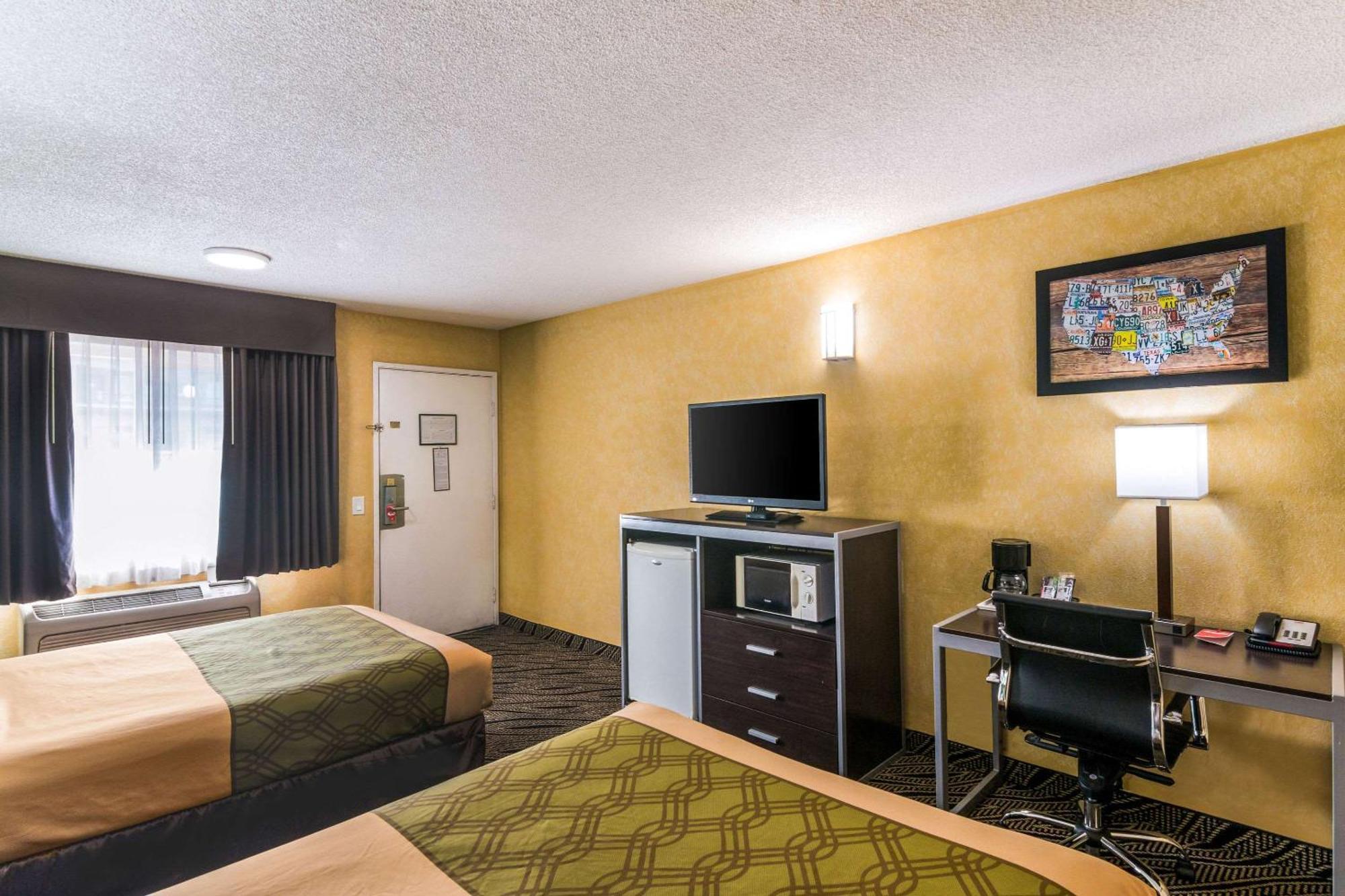 Econo Lodge Hesperia - Victorville I-15 Экстерьер фото