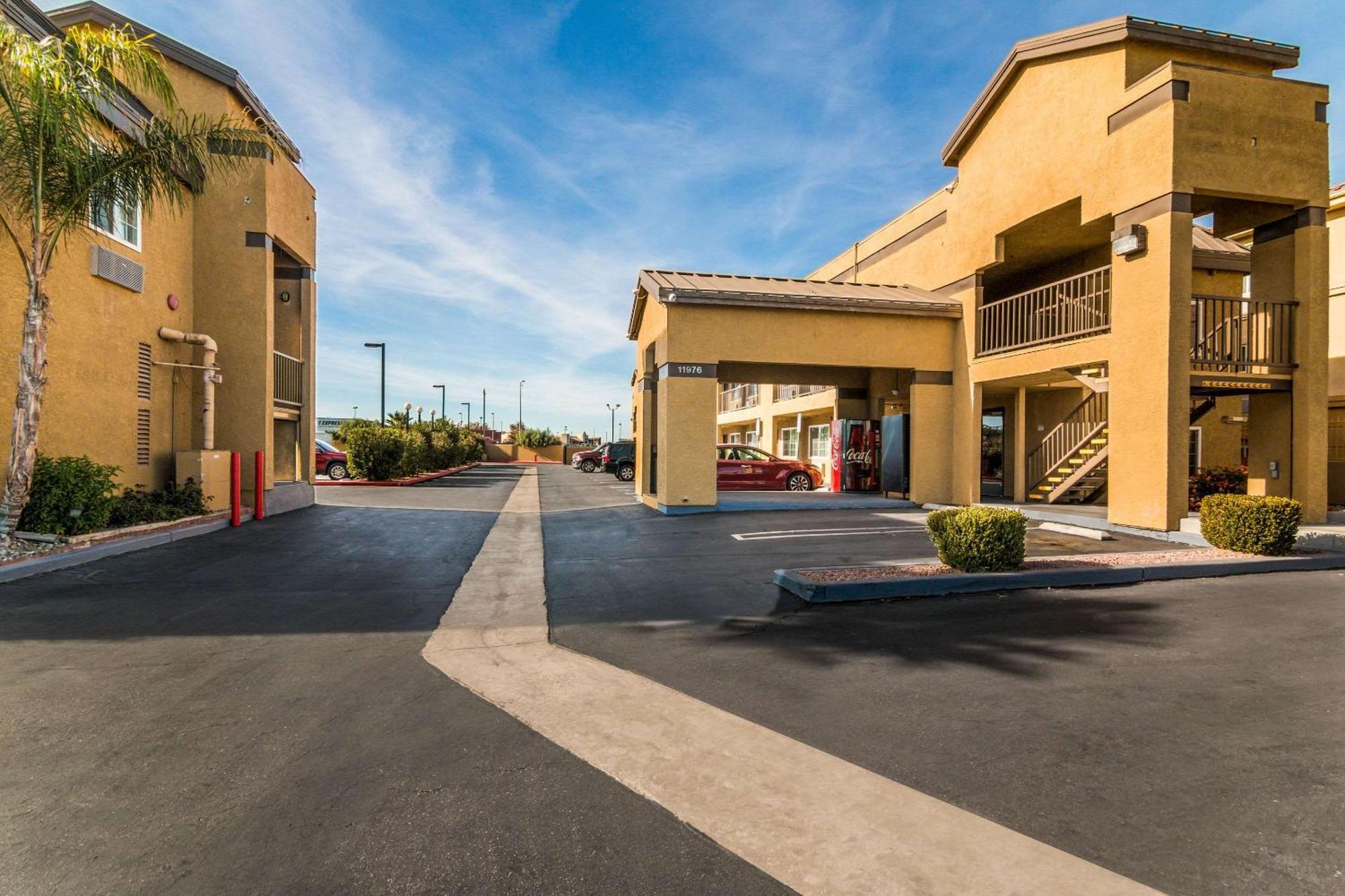 Econo Lodge Hesperia - Victorville I-15 Экстерьер фото