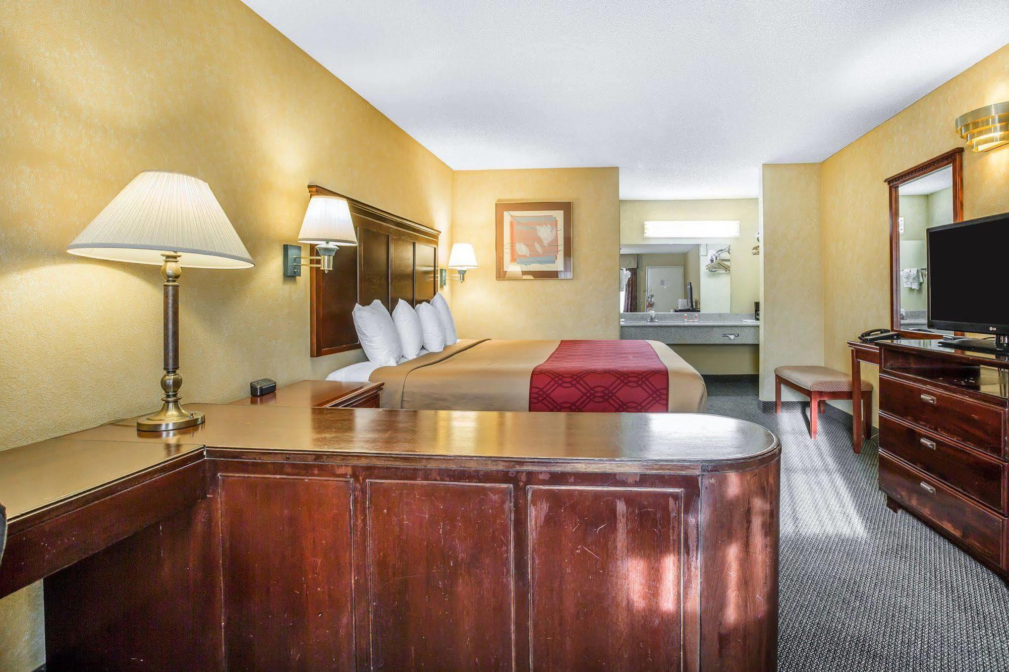 Econo Lodge Hesperia - Victorville I-15 Экстерьер фото